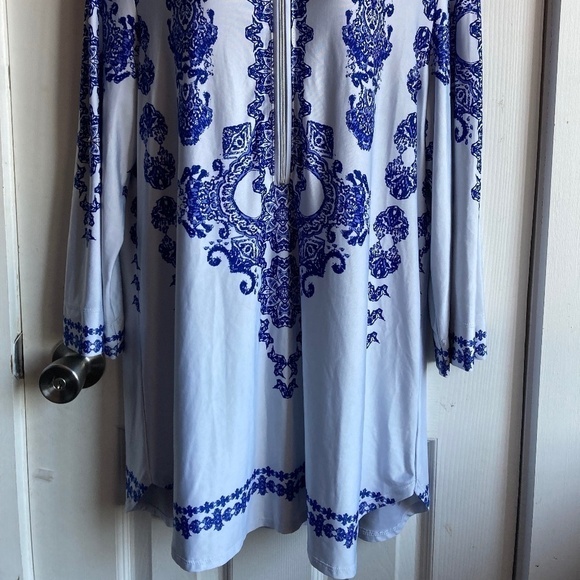 Womans design dress/top, size M/L - Picture 6 of 6